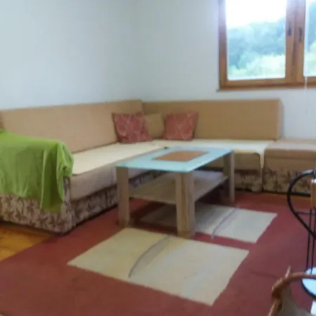 Idylle -pyramid View *